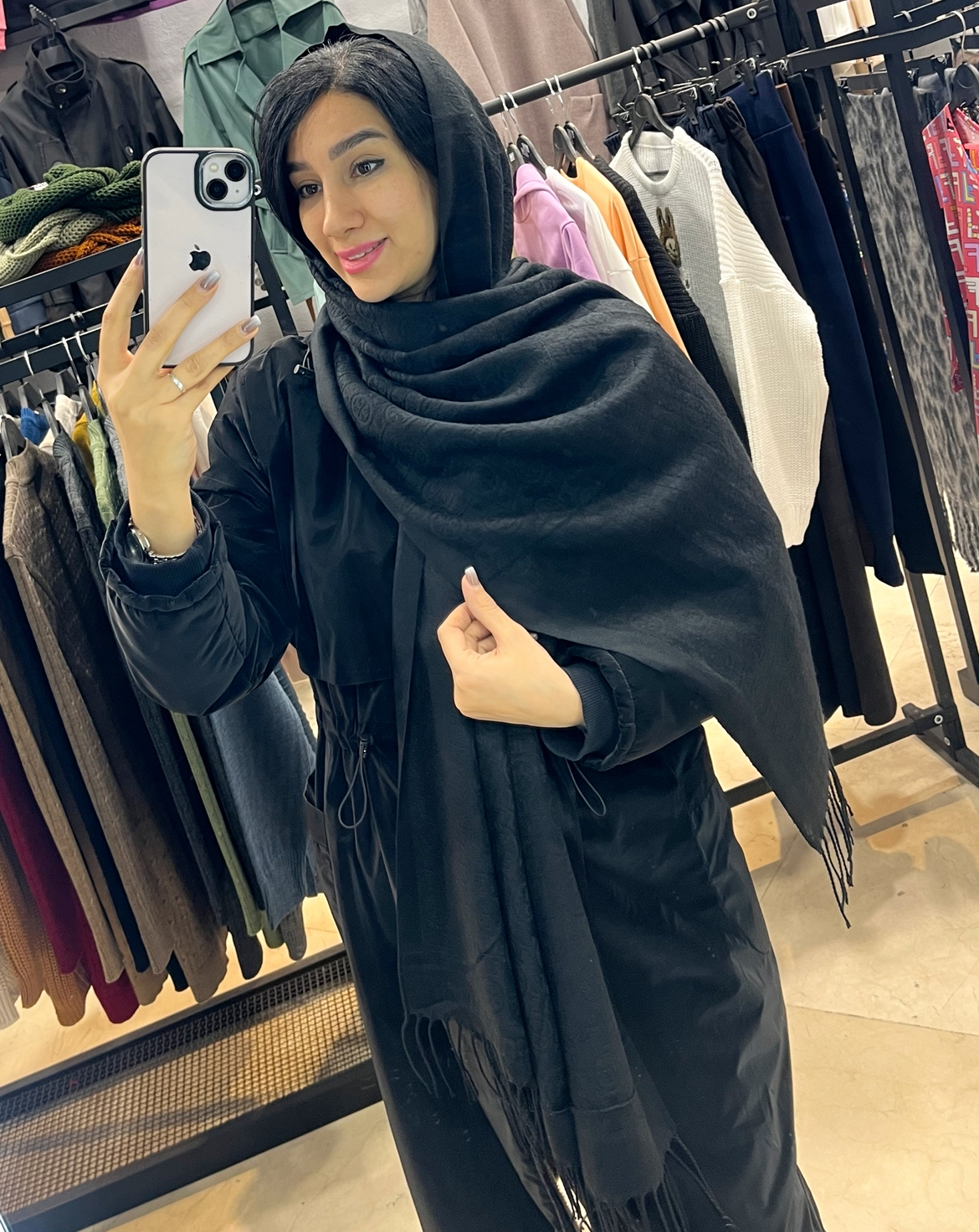 تصویر شال مشکی کشمیر مارک - گوچی 